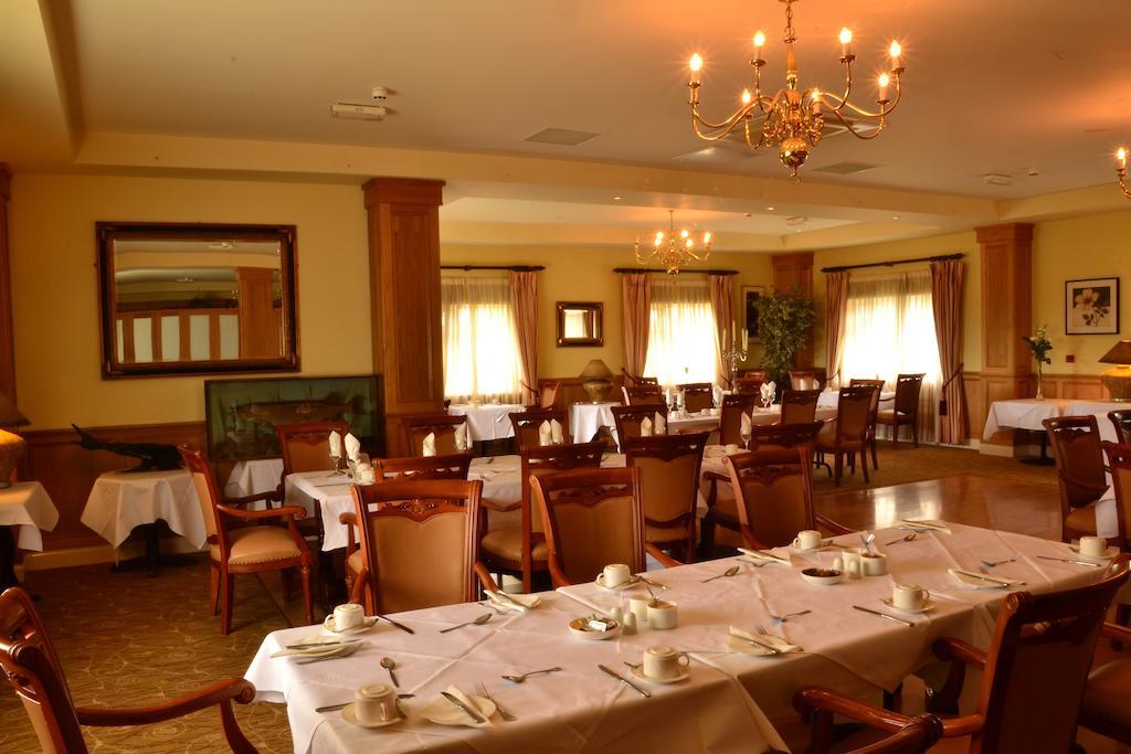 Fairhill House Hotel Clonbur Buitenkant foto
