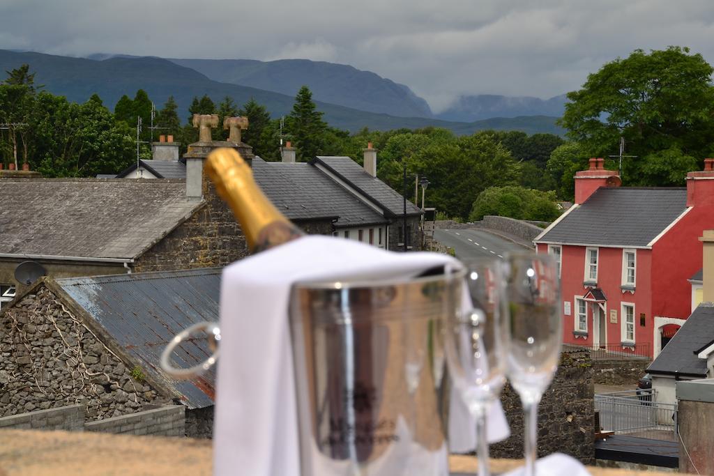 Fairhill House Hotel Clonbur Buitenkant foto