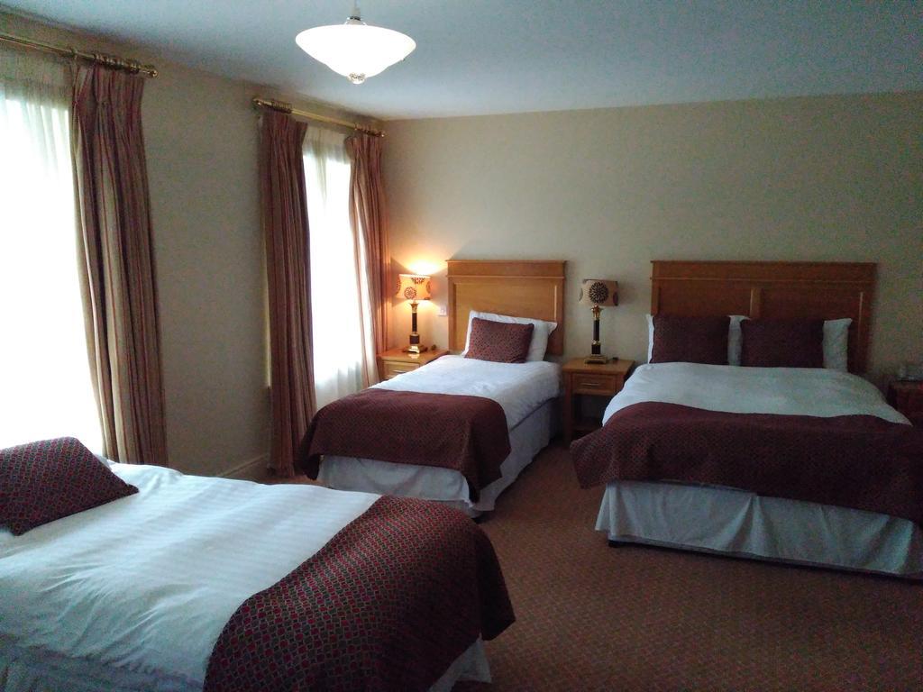 Fairhill House Hotel Clonbur Buitenkant foto