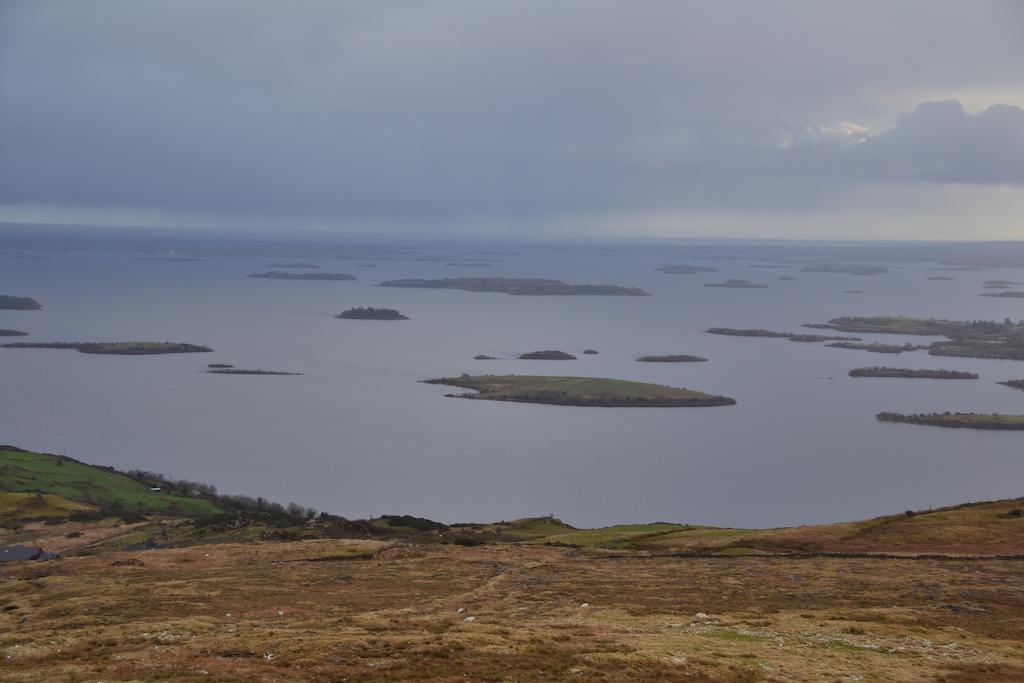 Fairhill House Hotel Clonbur Buitenkant foto